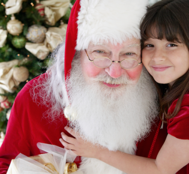 Photos with Santa in Tyler | The Village at Cumberland Park